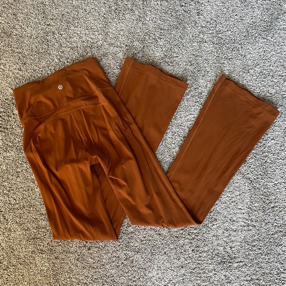 Lululemon Groove Super-High-Rise Flared Pant - Picture 4 of 8